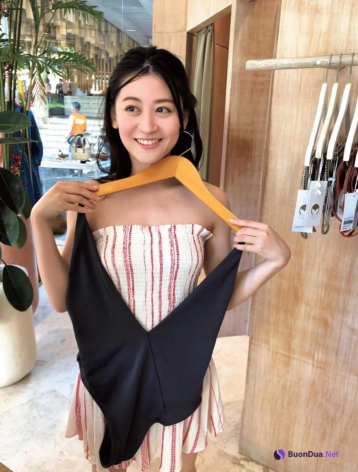 Kei Jonishi 上西恵, FLASH 2019.12.24 (フラッシュ 2019年12月24日号) - Photo 2