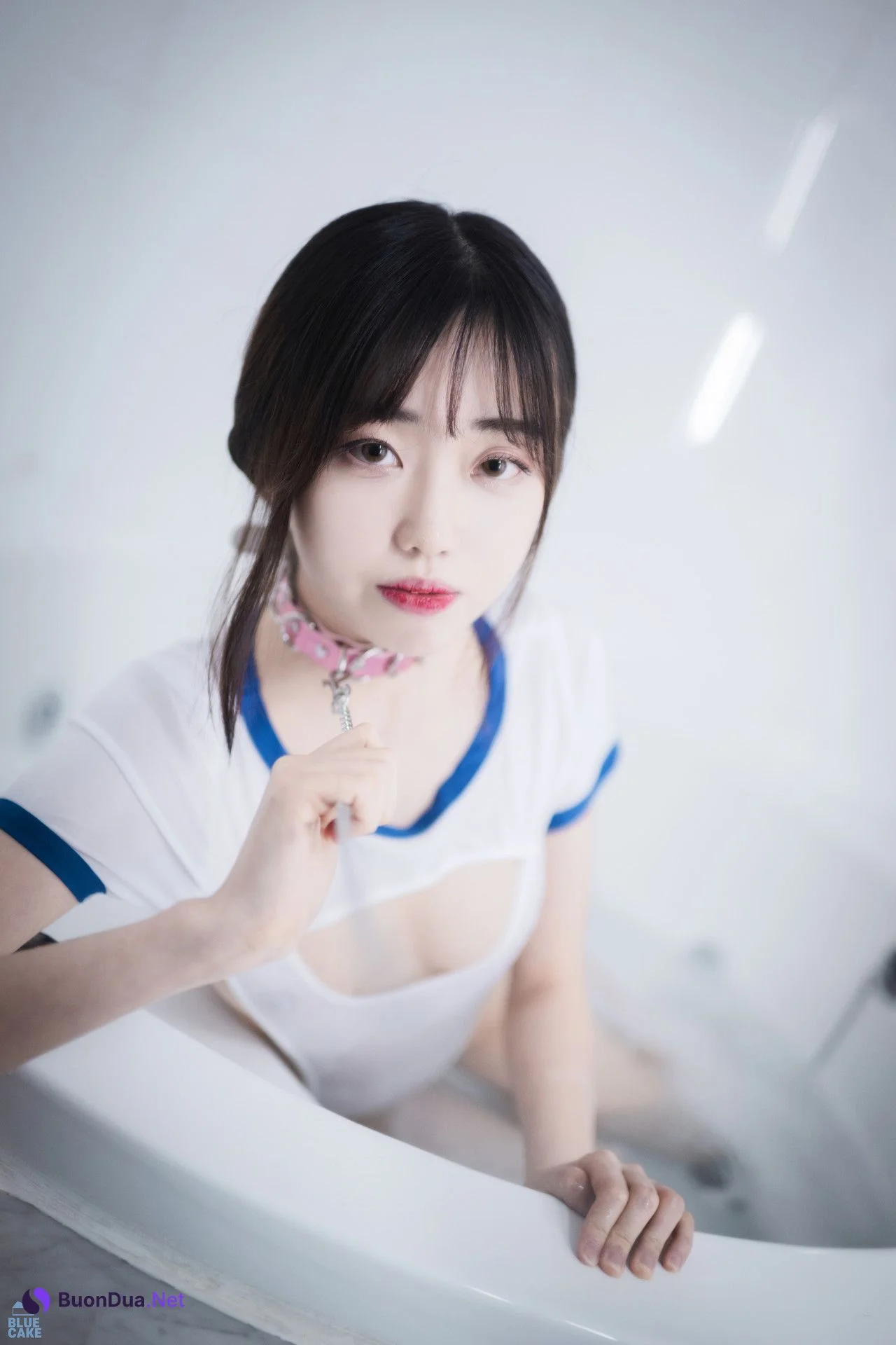 Kim Ji-Won 김지원, [BLUECAKE] White One + RED.Ver – Set.01 - Photo 13