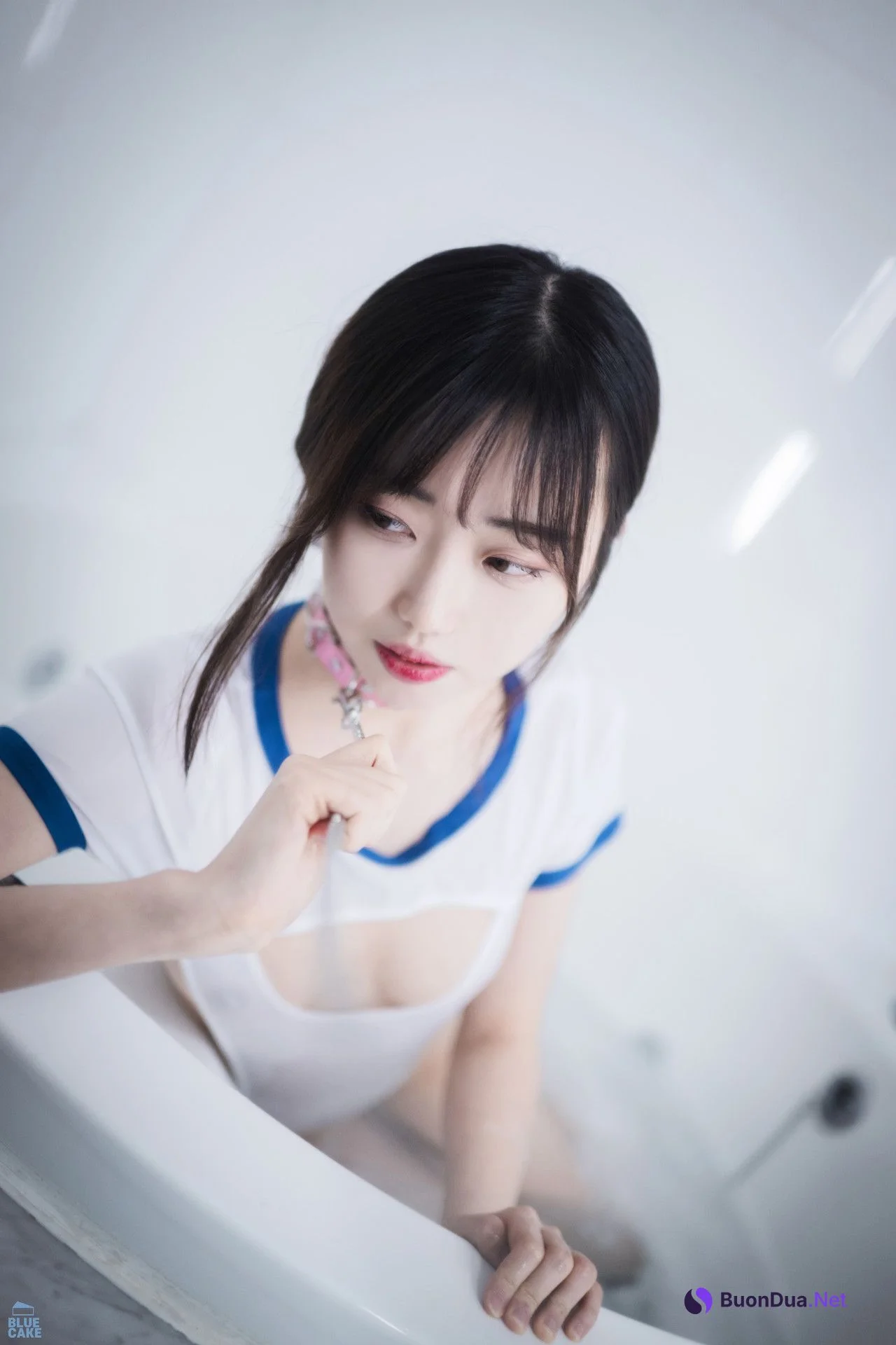 Kim Ji-Won 김지원, [BLUECAKE] White One + RED.Ver – Set.01 - Photo 14