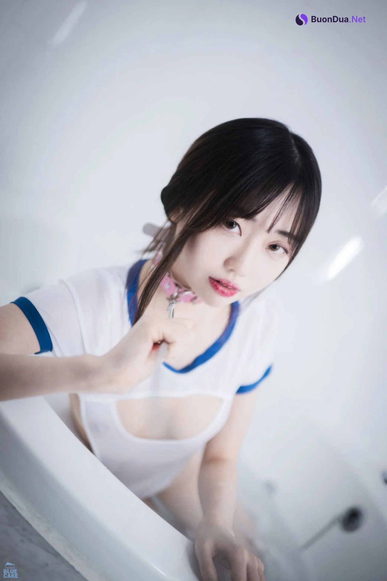 Kim Ji-Won 김지원, [BLUECAKE] White One + RED.Ver – Set.01 - Photo 16