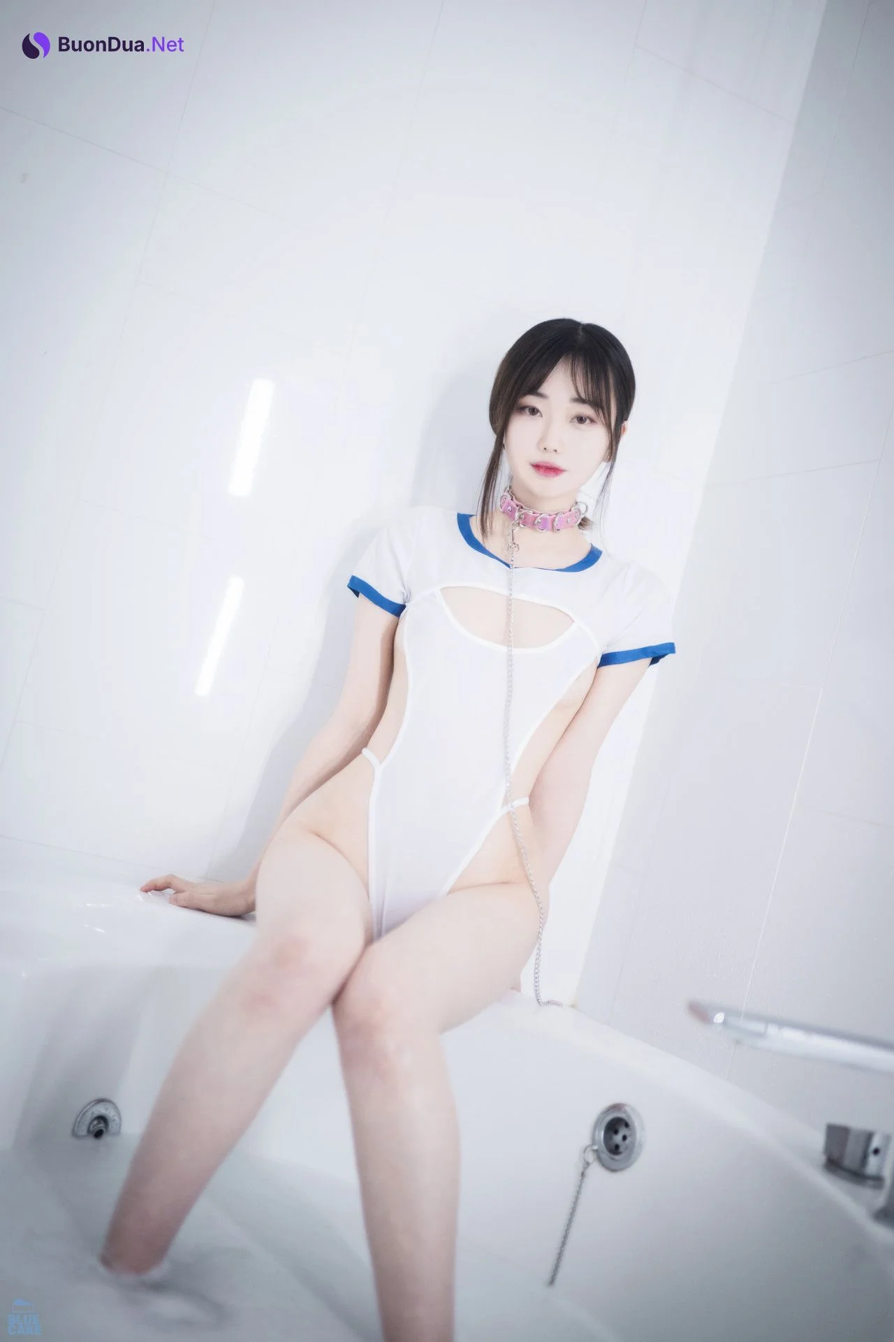 Kim Ji-Won 김지원, [BLUECAKE] White One + RED.Ver – Set.01 - Photo 2