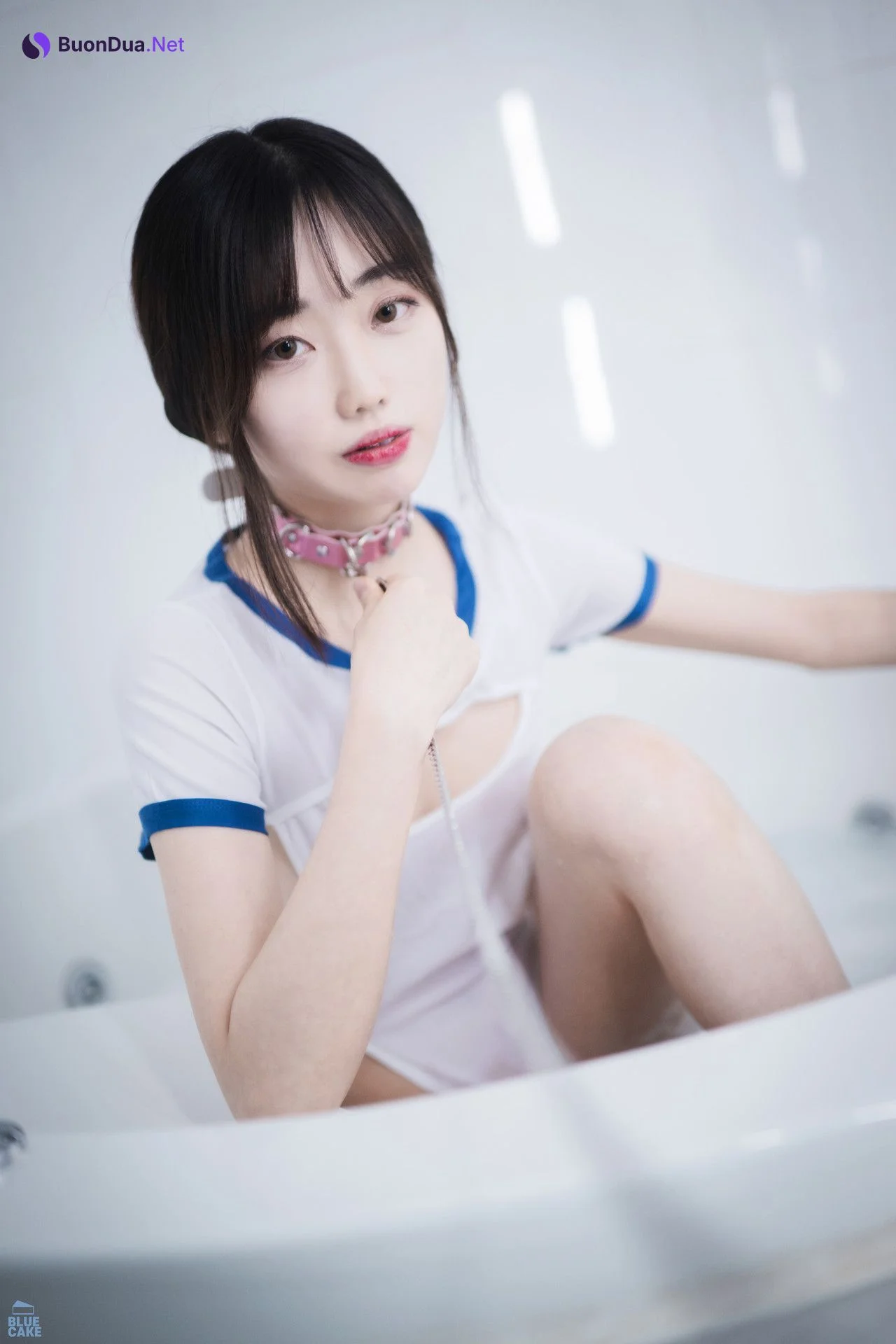 Kim Ji-Won 김지원, [BLUECAKE] White One + RED.Ver – Set.01 - Photo 9
