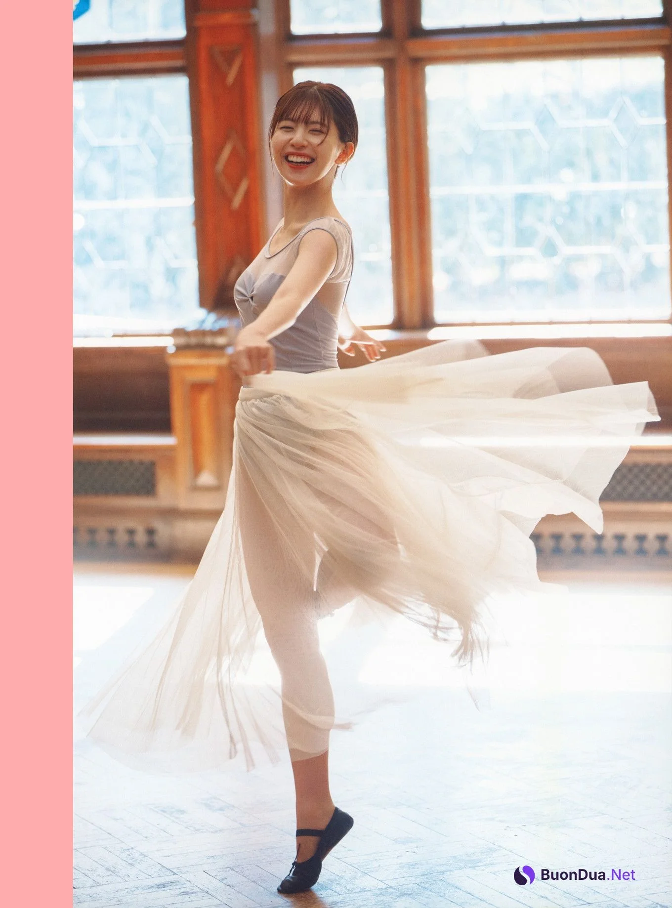 Konoka Matsuda 松田好花, 1st写真集 Photobook 「振り向いて」 Set.01 - Photo 8