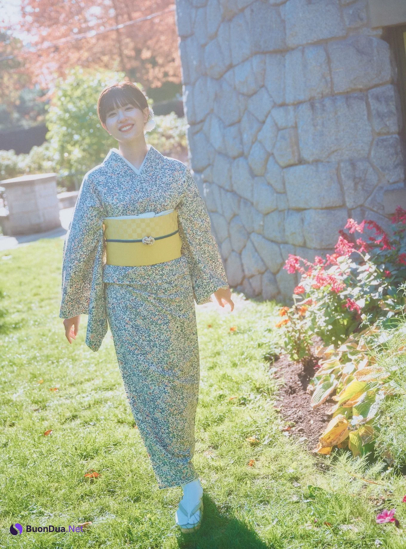 Konoka Matsuda 松田好花, 1st写真集 Photobook 「振り向いて」 Set.04 - Photo 7