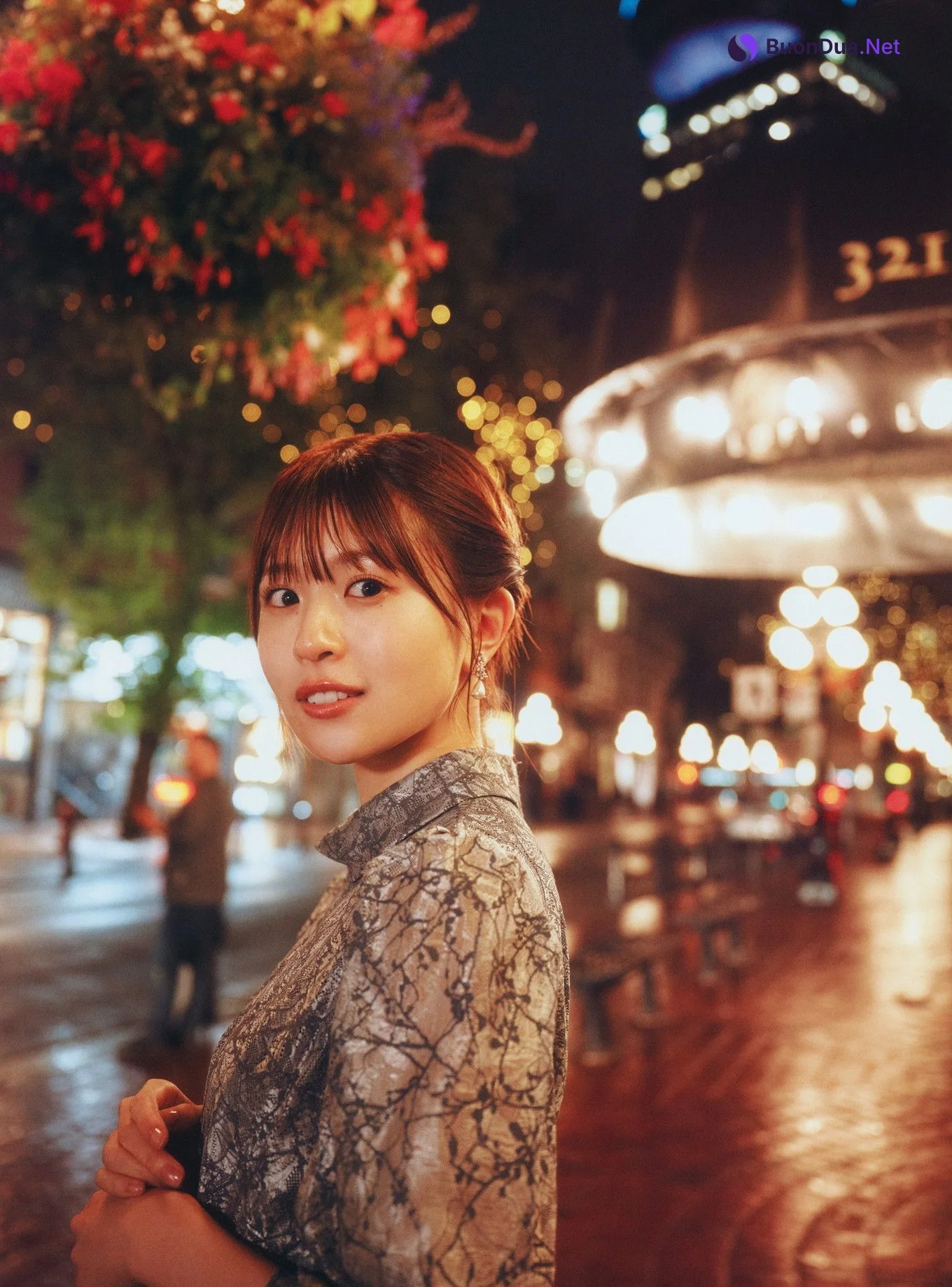 Konoka Matsuda 松田好花, 1st写真集 Photobook 「振り向いて」 Set.04 - Photo 9