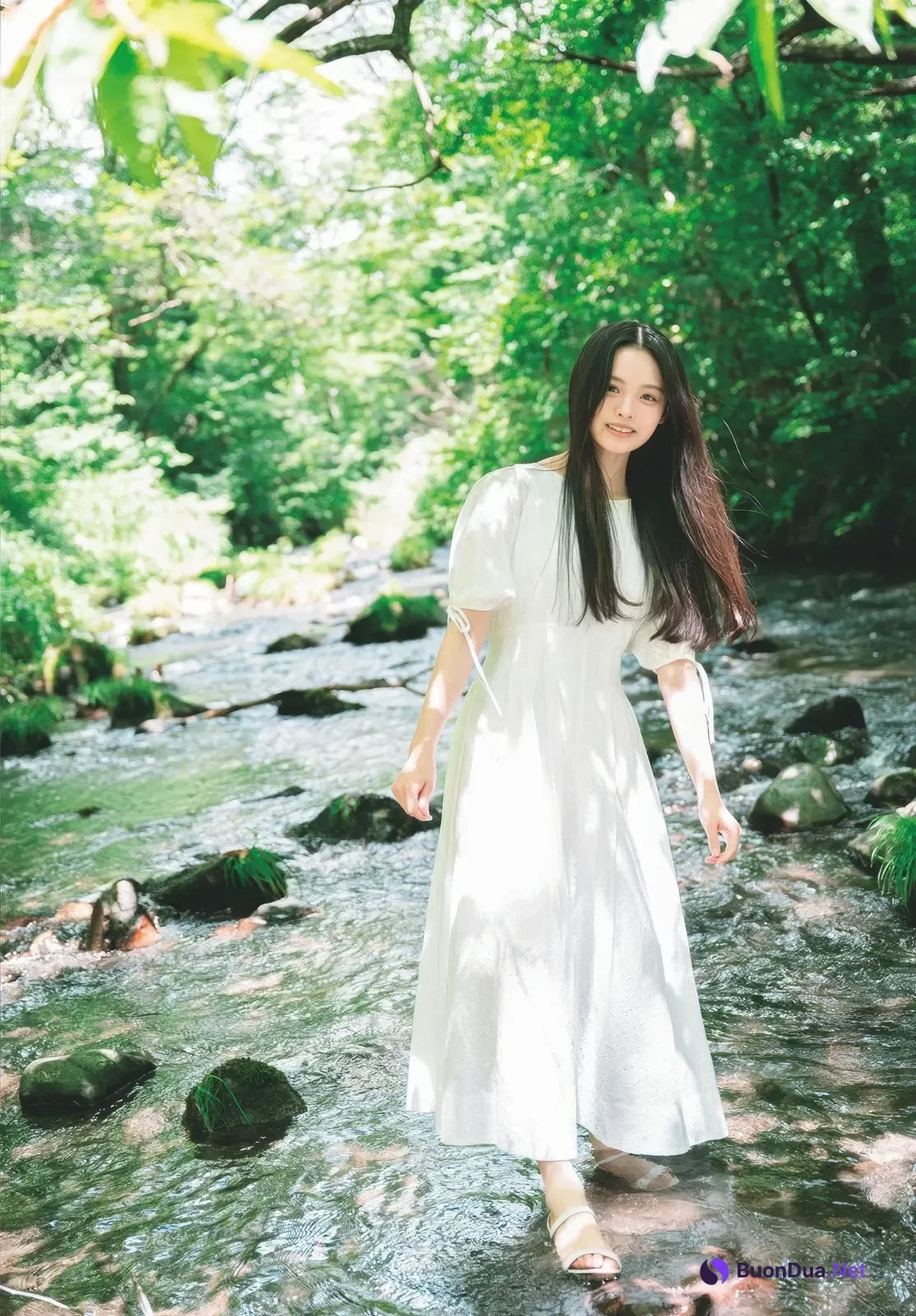 Konomi Asai 浅井恋乃未, Shonen Sunday 2025 No.42 (週刊少年サンデー 2025年42号) - Photo 5