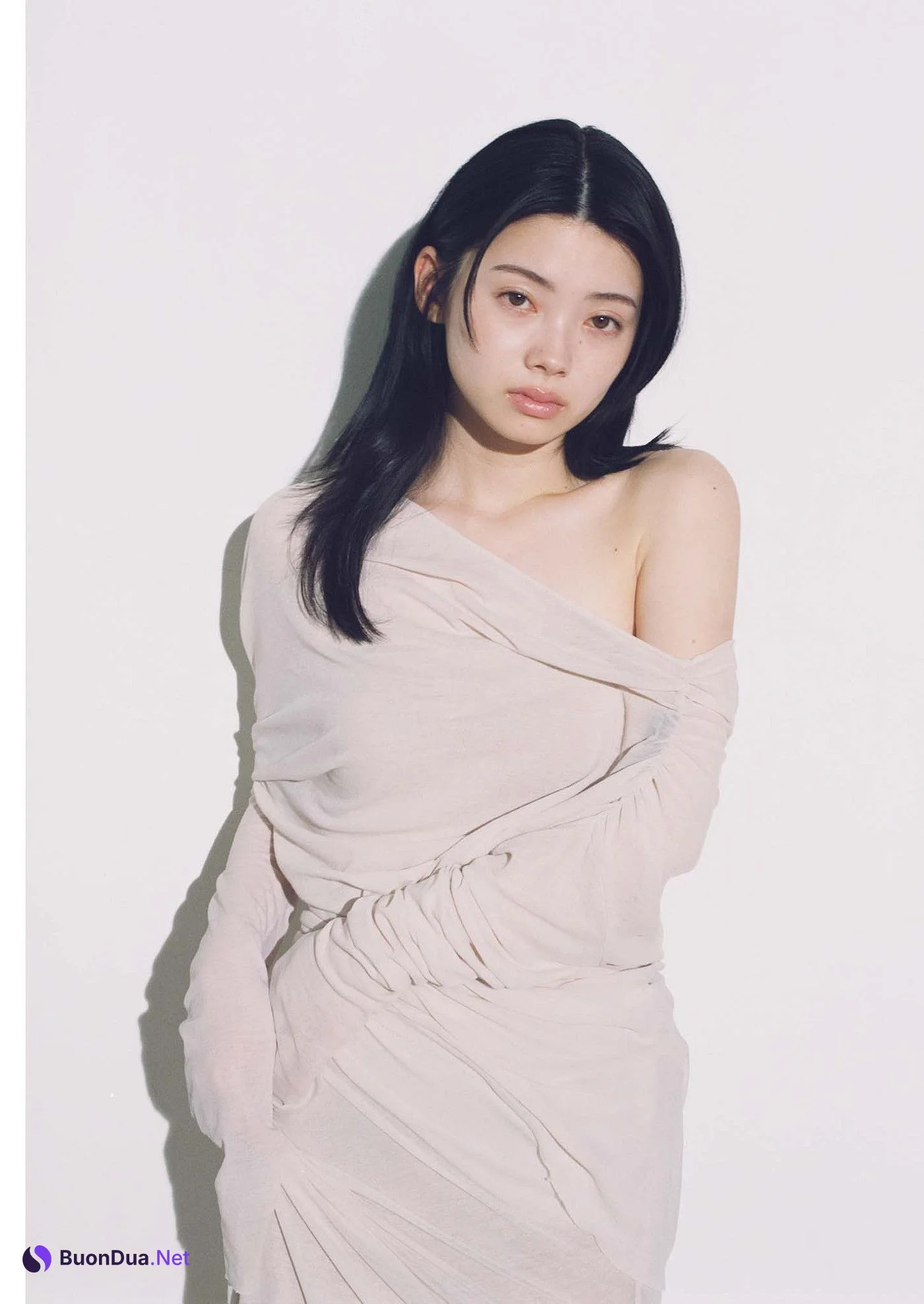 Kotona Minami 南琴奈, Big Comic Spirits 2025 No.30 (ビッグコミックスピリッツ 2025年30号) - Photo 4