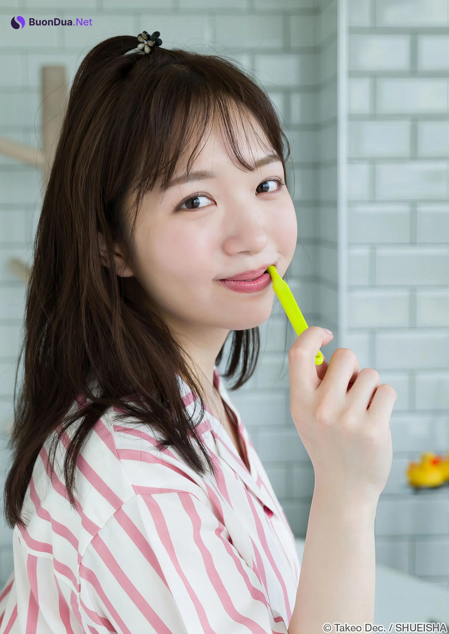 Kurumi Karikawa 刈川くるみ, Young Jump 2024 No.28 (ヤングジャンプ 2024年28号) - รูปภาพ 13