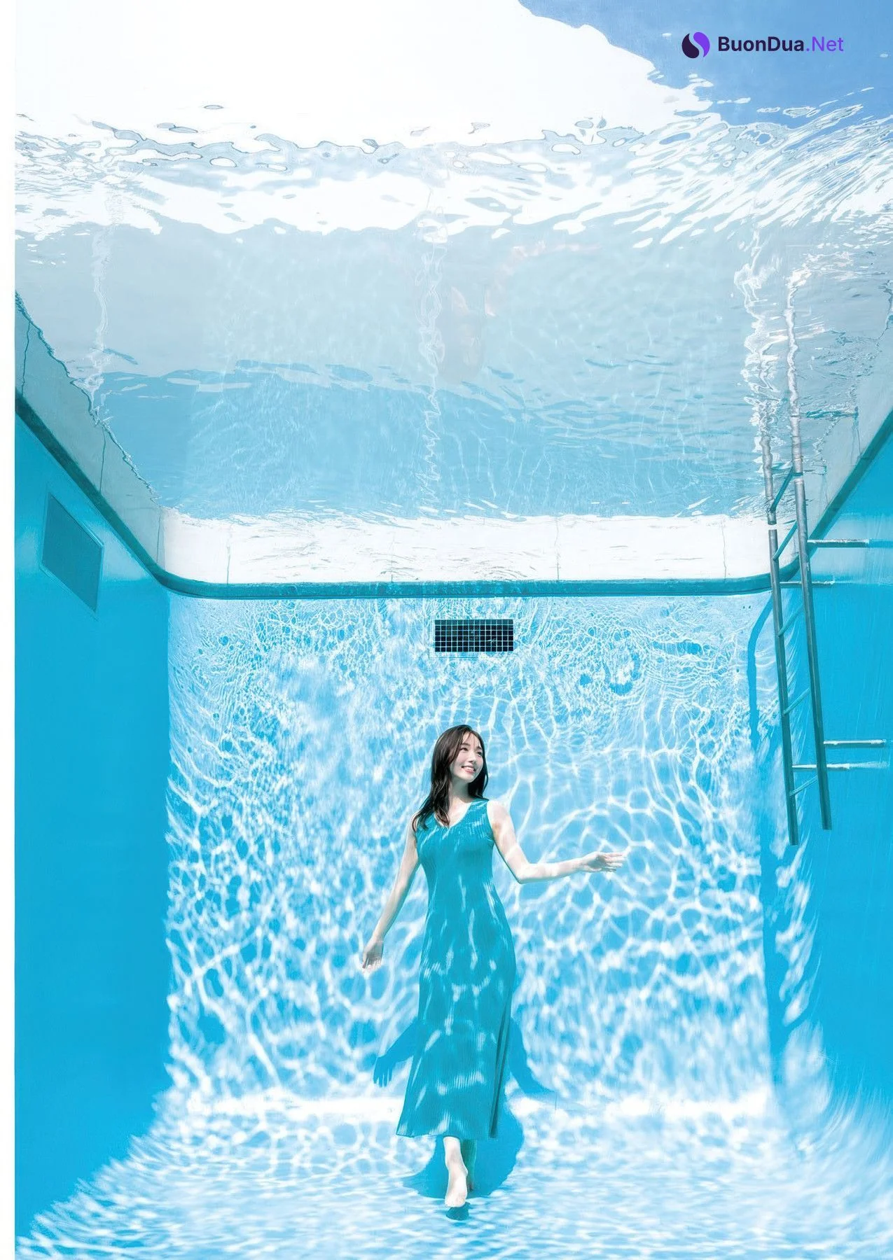 Kurumi Karikawa 刈川くるみ, Young Jump 2025 No.41 (ヤングジャンプ 2025年41号) - Photo 5