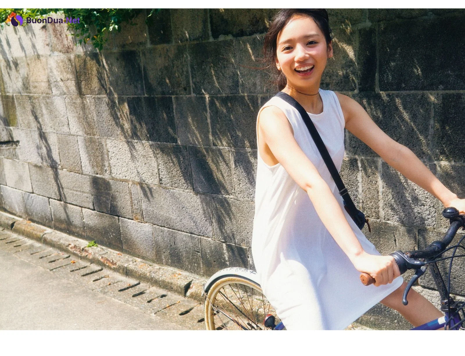 Kyoko Saito 齊藤京子, 1st 写真集 『とっておきの恋人』 Set.01 - Photo 13