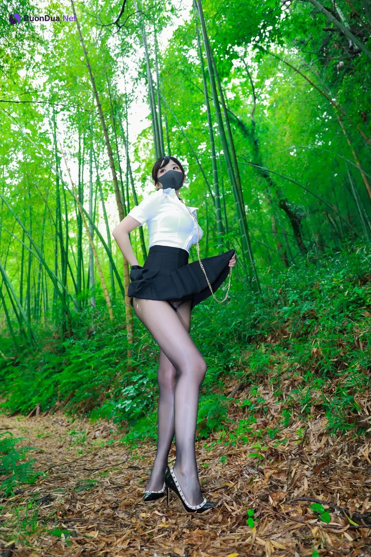 李佳LiJia – 黑百褶裙森林 - Photo 8