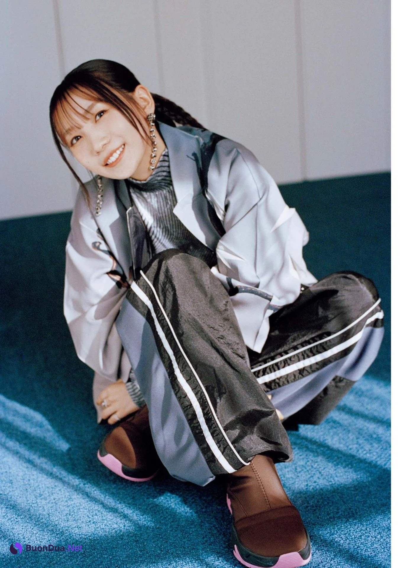 Lilas Ikuta 幾田りら, Big Comic Spirits 2024 No.17 (ビッグコミックスピリッツ 2024年17号) - Photo 4