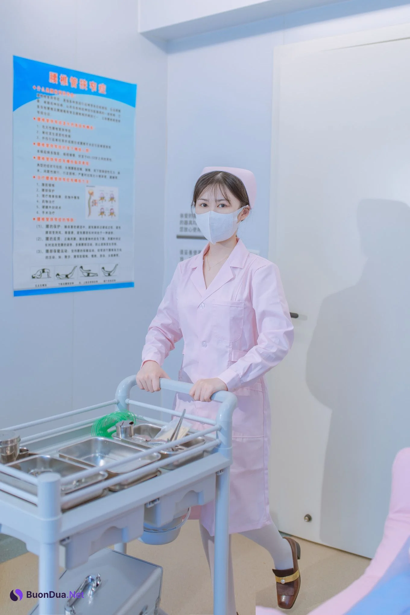 鹿初 Luctru, デジタル写真集 「护士 Nurse」 Set.02 - Photo 4