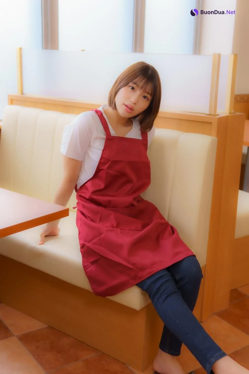 Mahiro Tadai 唯井まひろ, 写真集 「ファミレス店員とホテル密会」 Set.01 - Photo 4