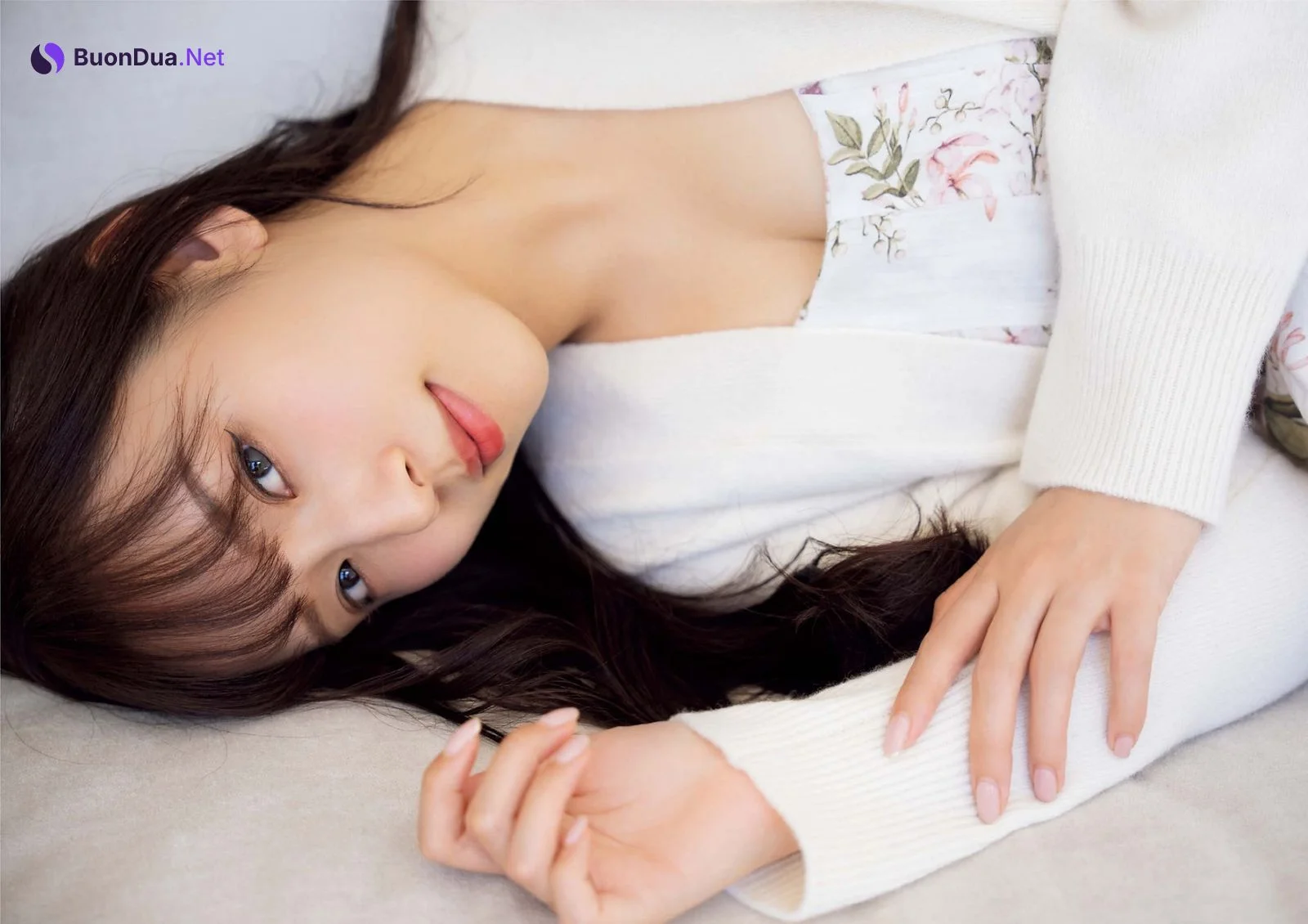 Mai Shinuchi 新内眞衣, Big Comic Spirits 2022 No.52 (ビッグコミックスピリッツ 2022年52号) - Photo 11