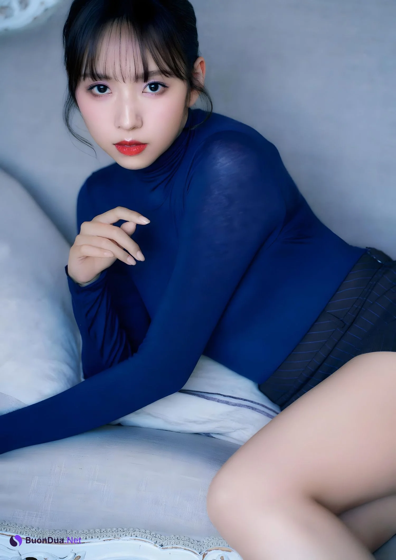 Mai Shinuchi 新内眞衣, Big Comic Spirits 2024 No.01 (ビッグコミックスピリッツ 2024年1号) - Photo 13
