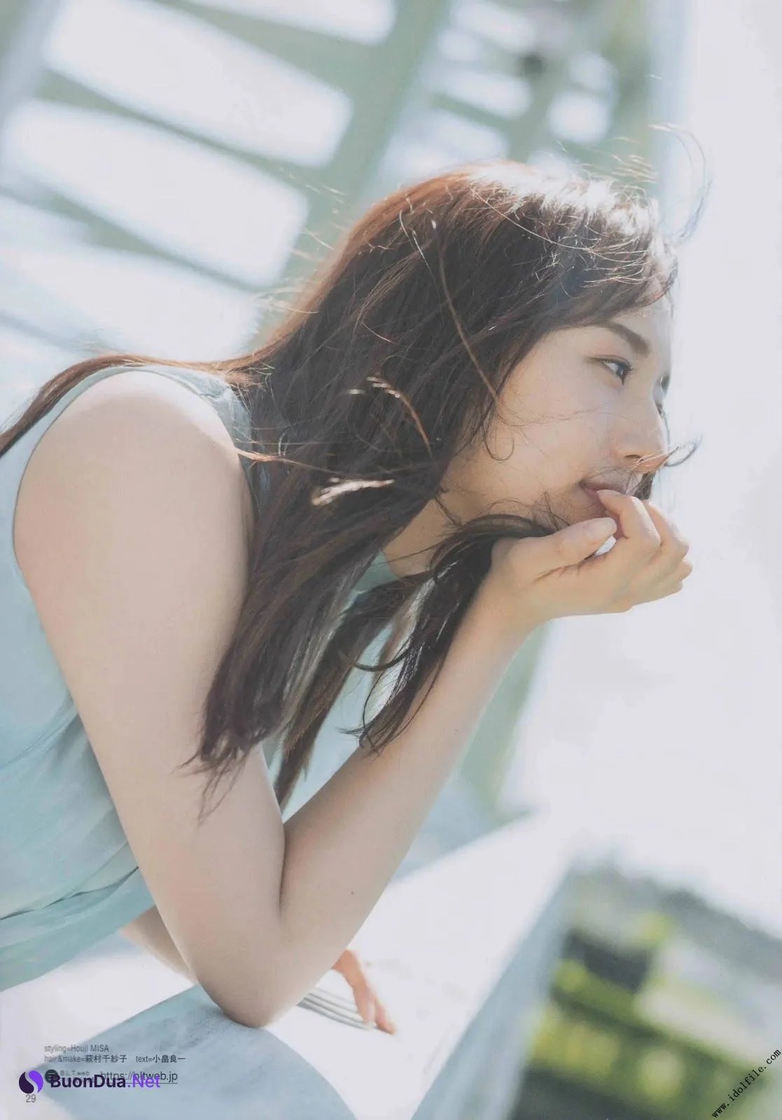 Mai Shinuchi 新内眞衣, B.L.T. 2019.11 (ビー・エル・ティー 2019年11月号) - Photo 2