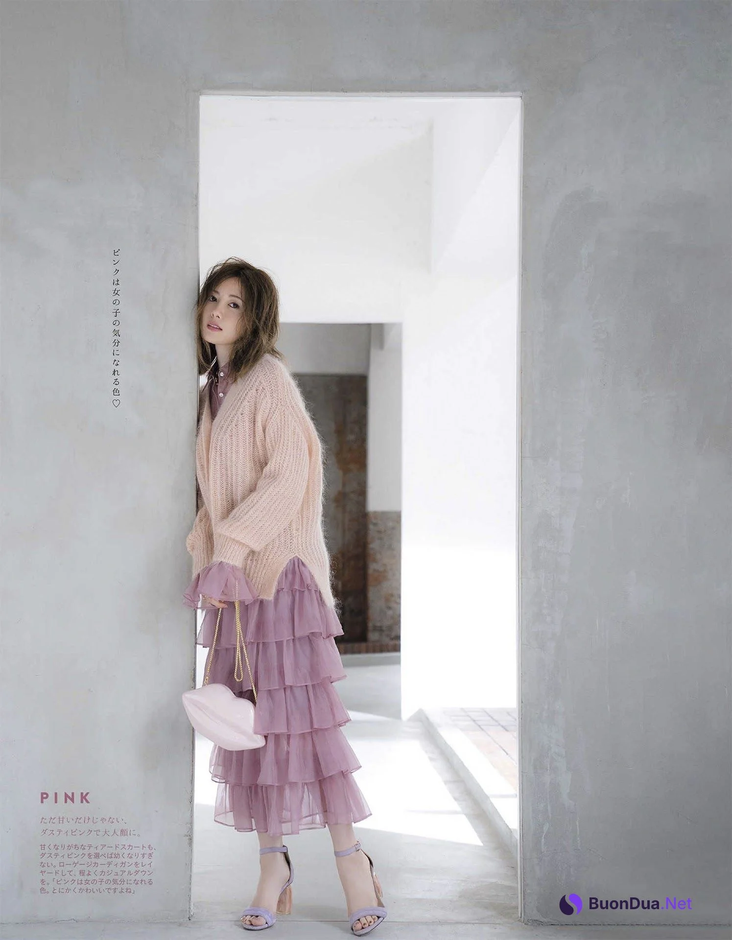 Mai Shiraishi 白石麻衣, Anan (アンアン) No.2227 2020.12.02 - Photo 6