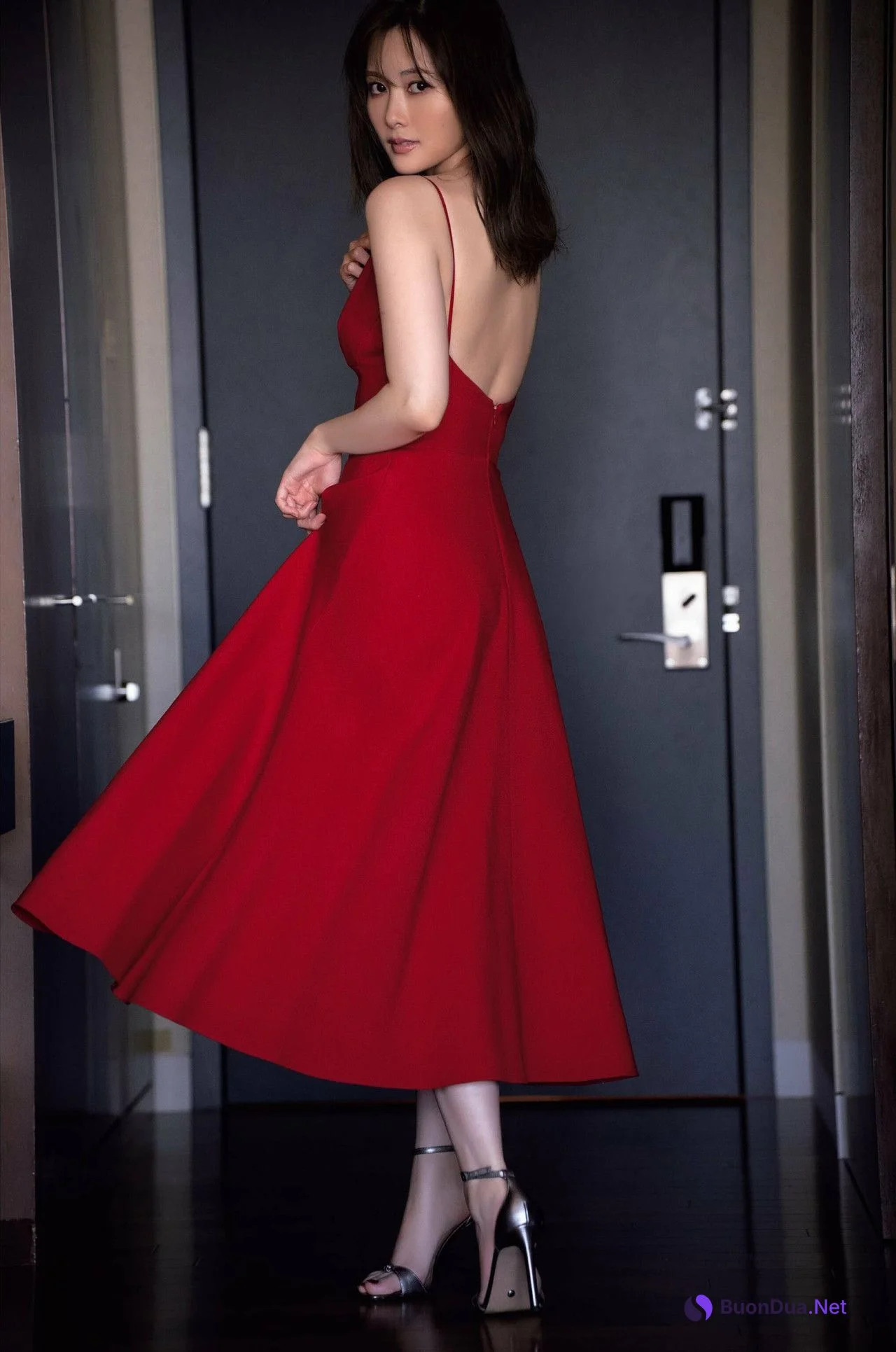 Mai Shiraishi 白石麻衣, FRIDAY 2022.07.29 (フライデー 2022年7月29日号) - Photo 3