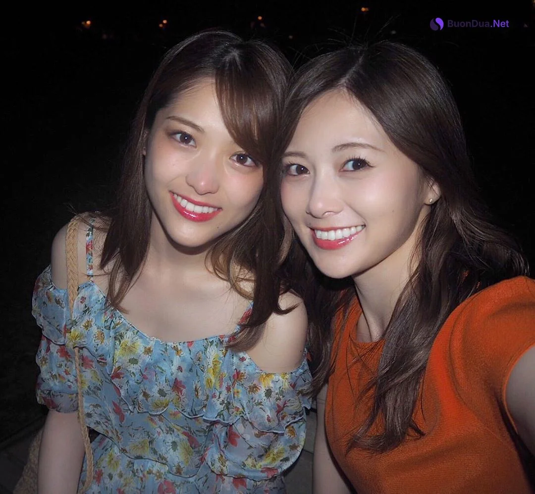Mai Shiraishi 白石麻衣, Sayuri Matsumura 松村沙友理, FLASH 2019.10.22-29 (フラッシュ 2019年10月22-29日号) - Photo 12