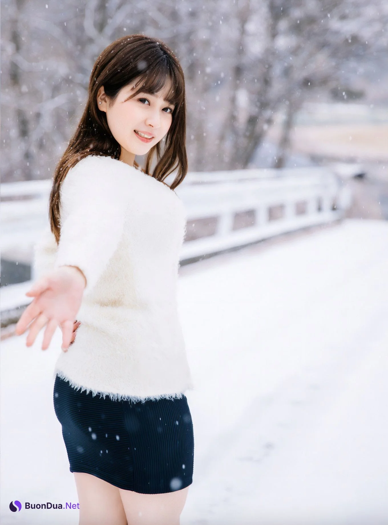 Maina Yuuri 優梨まいな, 写真集 Alarm 「MAINA」 Set.01 - Photo 5
