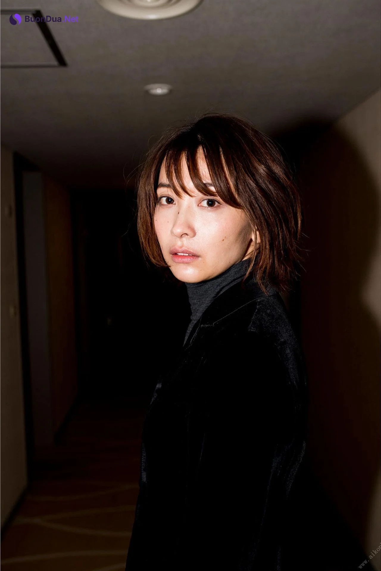 Mami Yamasaki 山崎真実, 週刊ポストデジタル写真集 「山崎真実×舞山秀一 Silent」 Set.01 - Photo 5