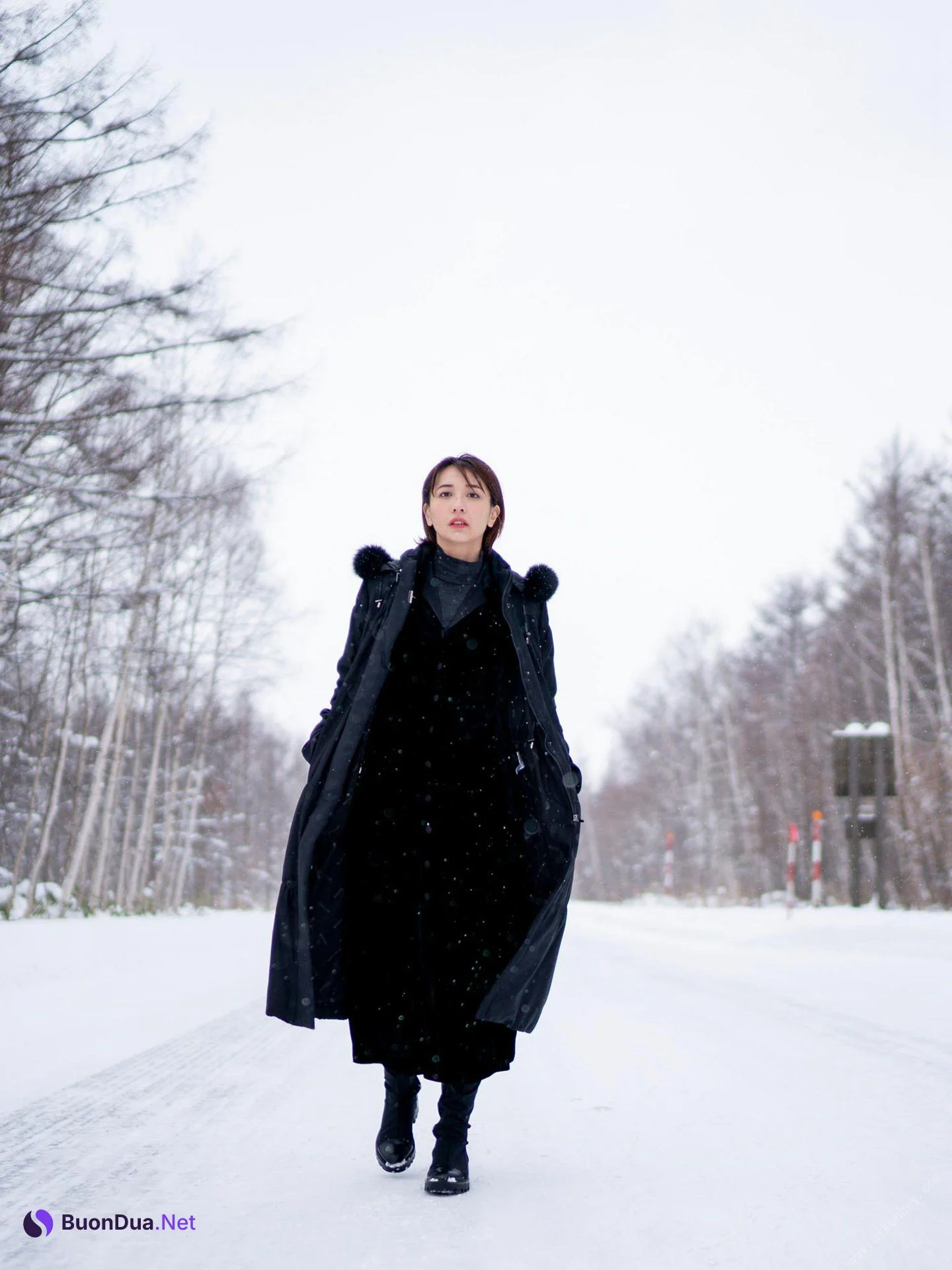 Mami Yamasaki 山崎真実, 週刊ポストデジタル写真集 「山崎真実×舞山秀一 Silent」 Set.02 - Photo 4