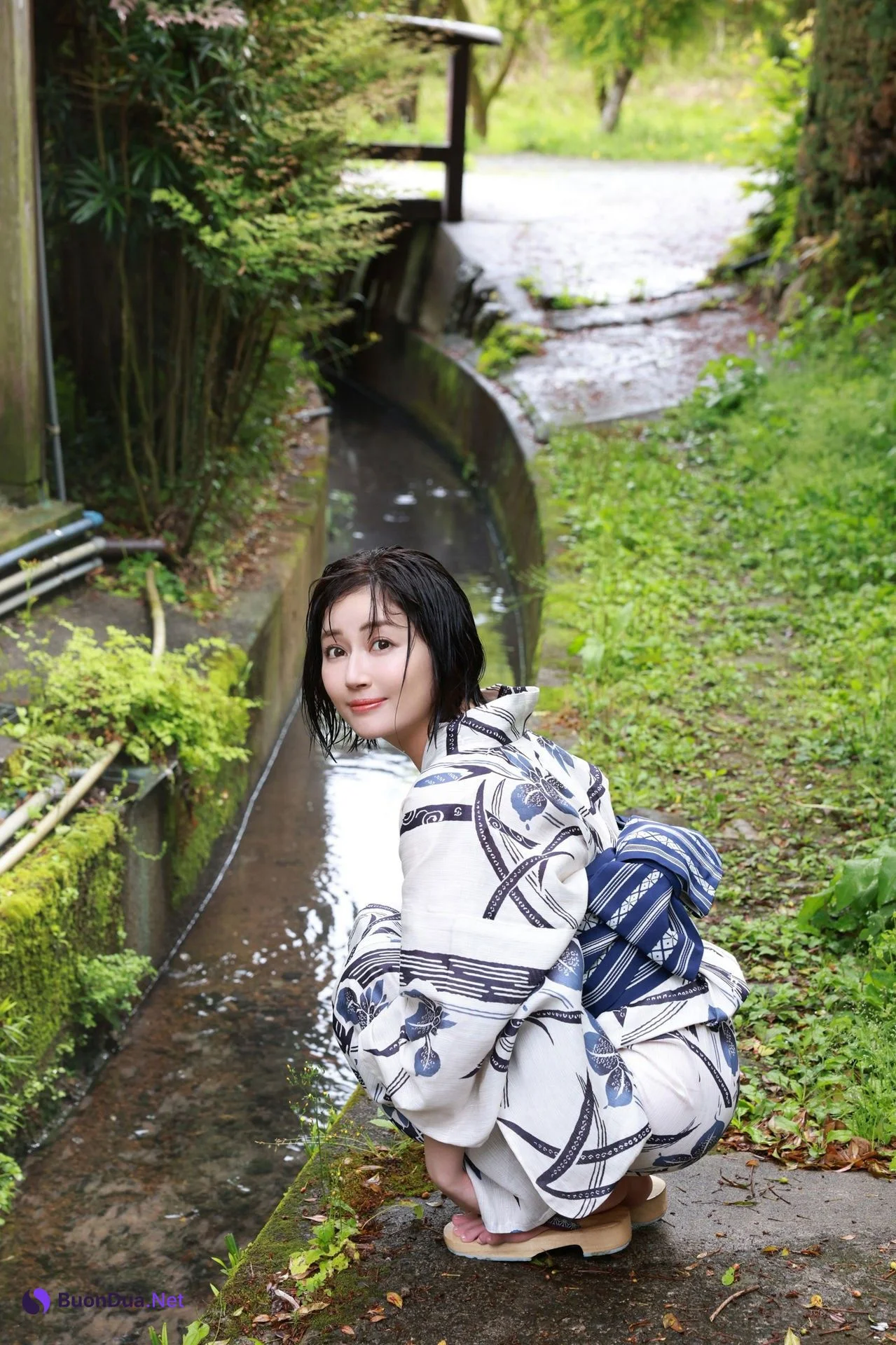 Manami Shindo 新藤まなみ, ＦＲＩＤＡＹデジタル写真集 「Ｑｕｅｅｎｓ オール未公開スペシャルＥｄｉｔｉｏｎ ｖｏｌ．３」 Set.01 - รูปภาพ 2