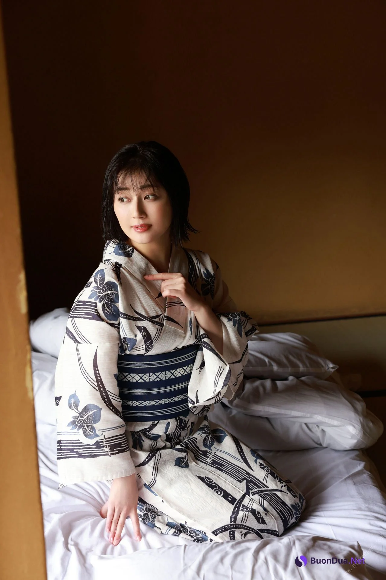 Manami Shindo 新藤まなみ, ＦＲＩＤＡＹデジタル写真集 「Ｑｕｅｅｎｓ オール未公開スペシャルＥｄｉｔｉｏｎ ｖｏｌ．３」 Set.01 - รูปภาพ 7
