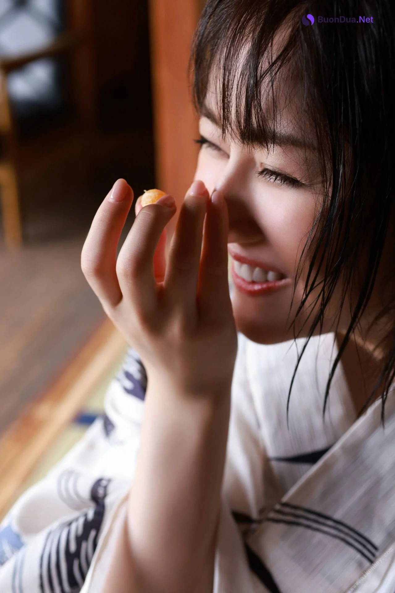 Manami Shindo 新藤まなみ, ＦＲＩＤＡＹデジタル写真集 「Ｑｕｅｅｎｓ オール未公開スペシャルＥｄｉｔｉｏｎ ｖｏｌ．３」 Set.02 - รูปภาพ 7