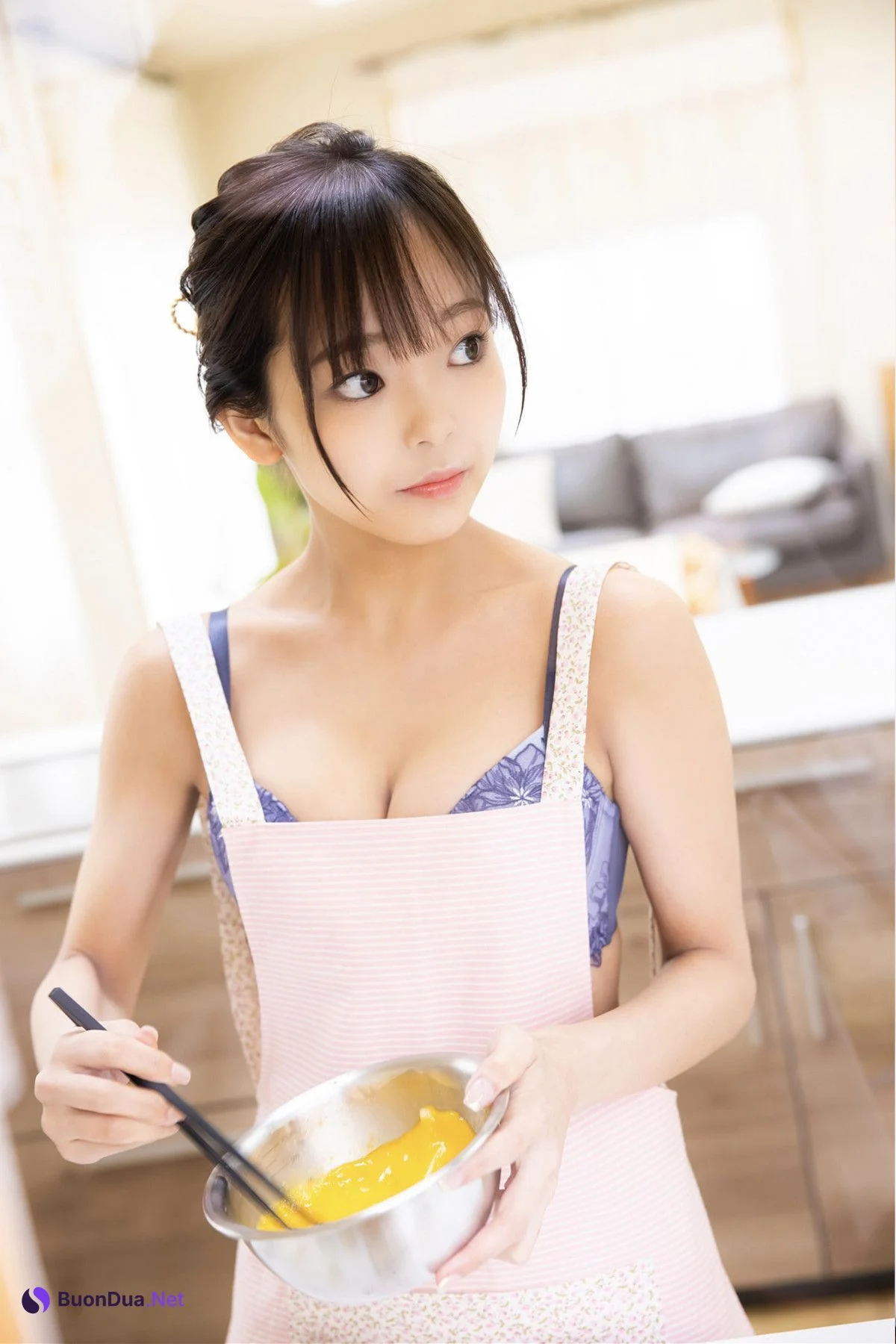 Mari Kominato 古湊まり, FLASHデジタル写真集 「料理の腕は父譲り」 Set.02 - Photo 17