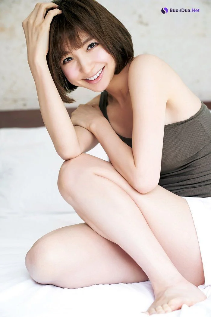 Mariko Shinoda 篠田麻里子, Young Jump 2019 No.18 (ヤングジャンプ 2019年18号) - 照片 8