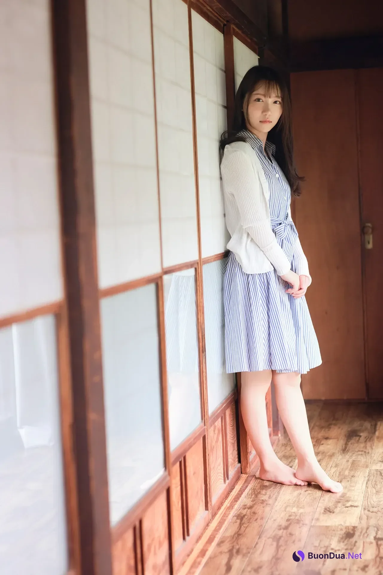 Marin Mita 三田真鈴, FLASHデジタル写真集 「見たらダメ」 - Photo 2