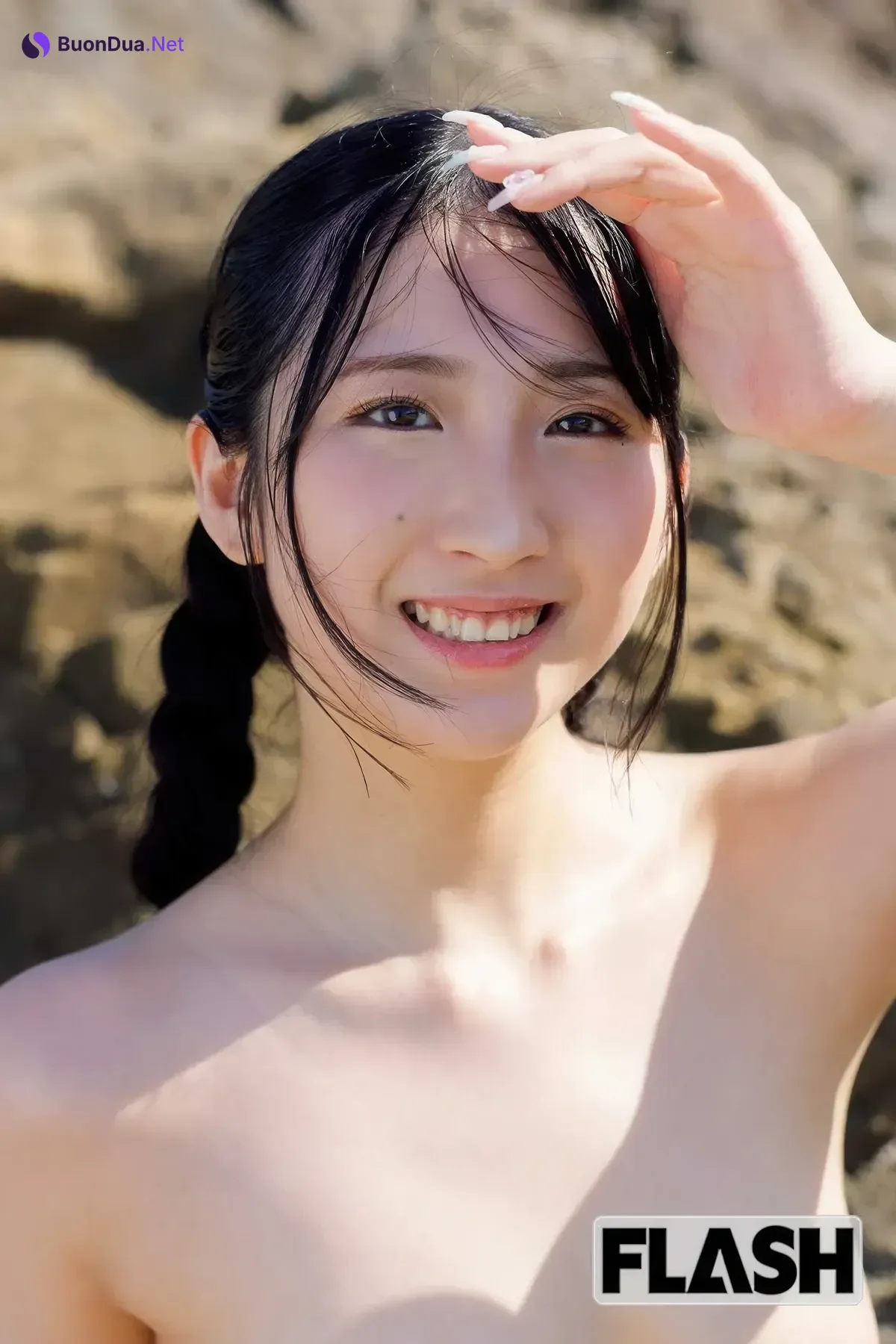 Marina Yakuno 役野満里奈, FLASH 2025.12.23 (フラッシュ 2025年12月23日号) - Photo 10