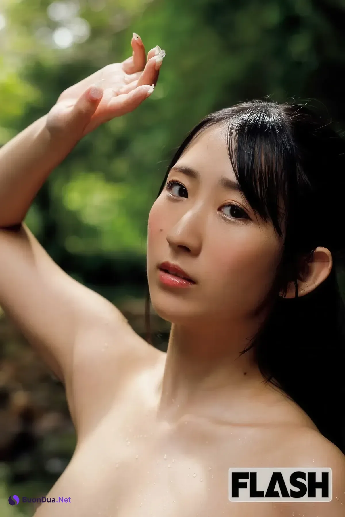 Marina Yakuno 役野満里奈, FLASH 2025.12.23 (フラッシュ 2025年12月23日号) - Photo 16