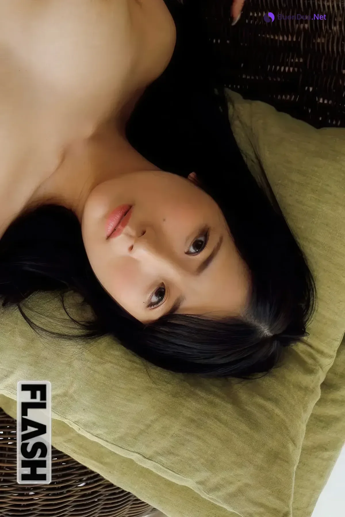 Marina Yakuno 役野満里奈, FLASH 2025.12.23 (フラッシュ 2025年12月23日号) - Photo 19