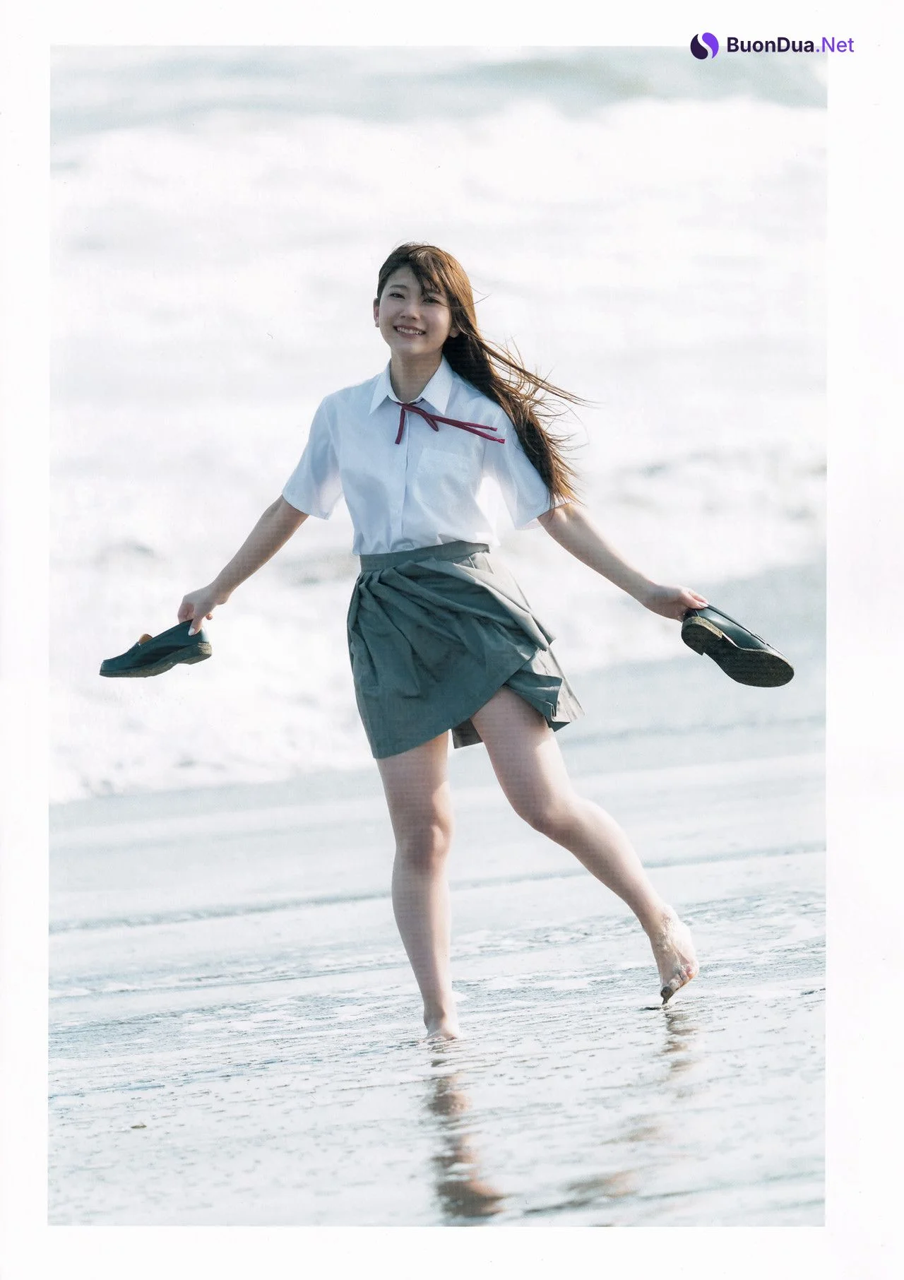 Marina Yamada 山田麻莉奈, 1st 写真集 [まりり] Set.02 - Photo 7