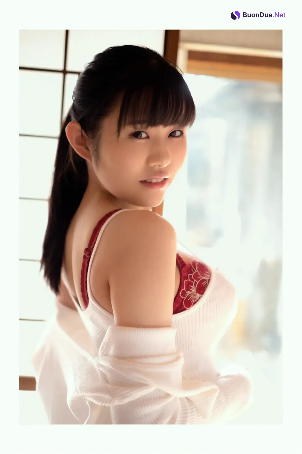Maya Kikuchi 菊池まや, グラビア写真集 君の視線に焦がされて - Photo 10