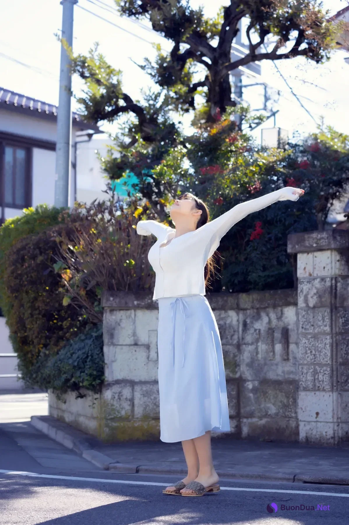 Maya Kikuchi 菊池まや, グラビア写真集 君の視線に焦がされて - Photo 4