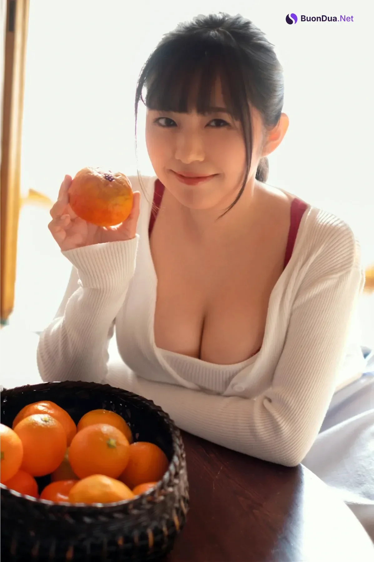 Maya Kikuchi 菊池まや, グラビア写真集 君の視線に焦がされて - Photo 5