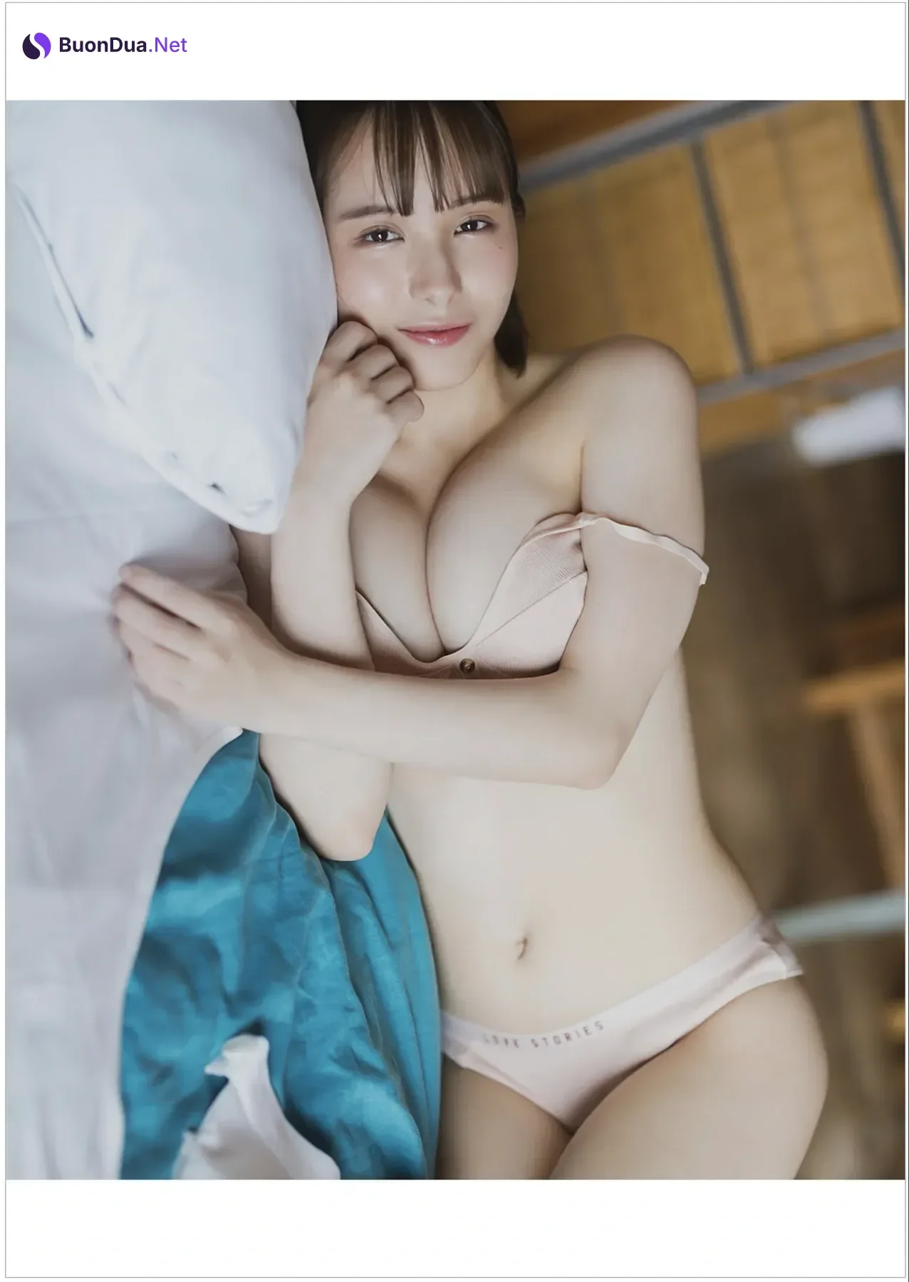 Mayu Niiya 新谷真由, Weekly Playboy 2025 No.42-43 (週刊プレイボーイ 2025年42-43号) - Photo 15