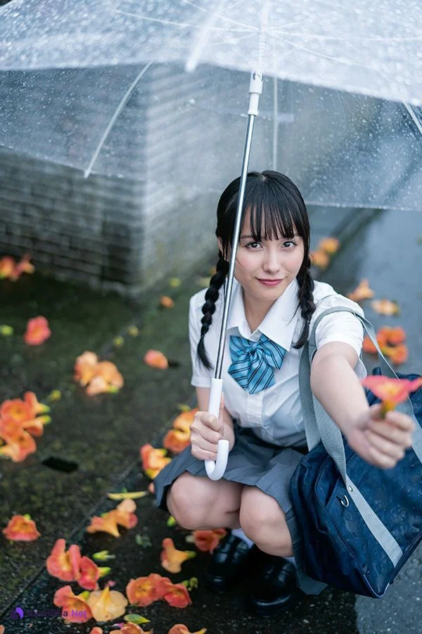 Mayu Niiya 新谷真由, Young Gangan 2019 No.19 (ヤングガンガン 2019年19号) - Photo 3
