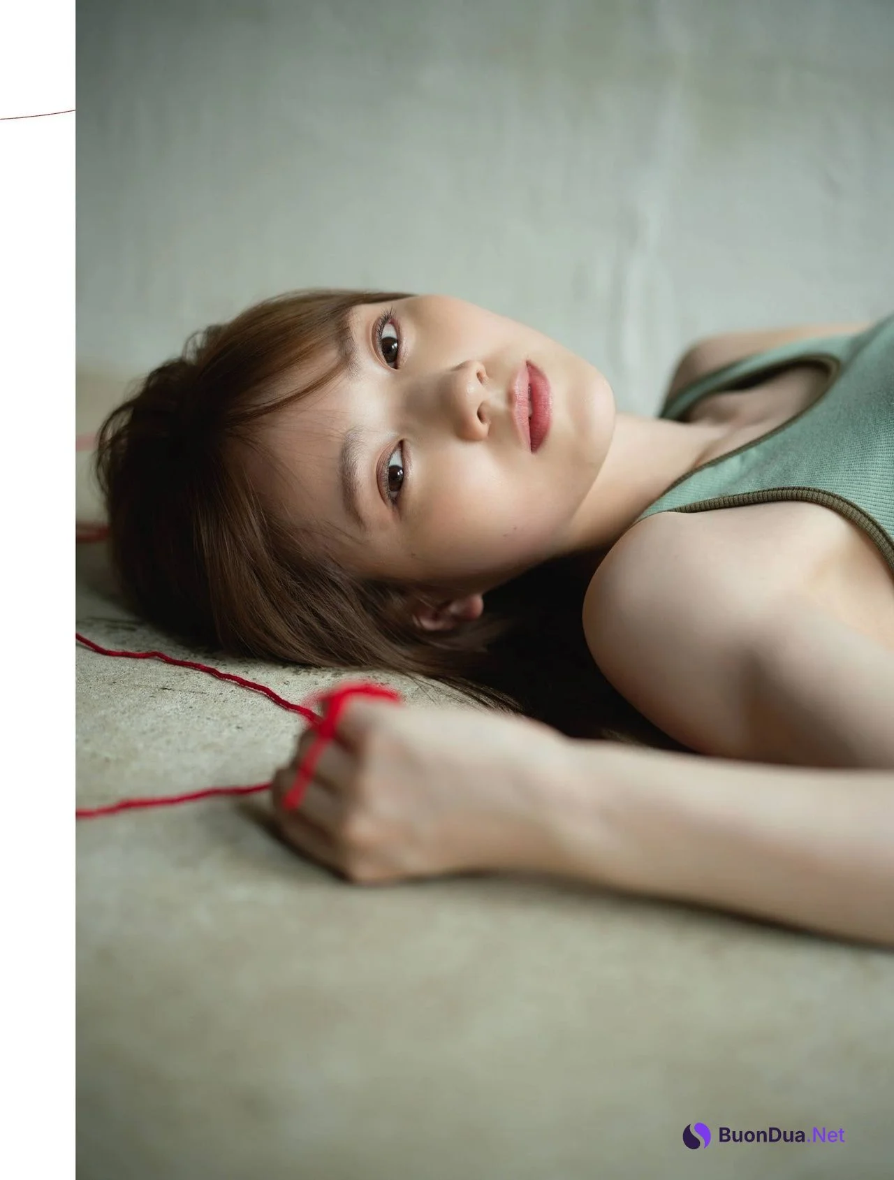 Mayu Tamura 田村真佑, Seira Hayakawa 早川聖来, Platinum FLASH 2021 Vol.16 - Photo 4