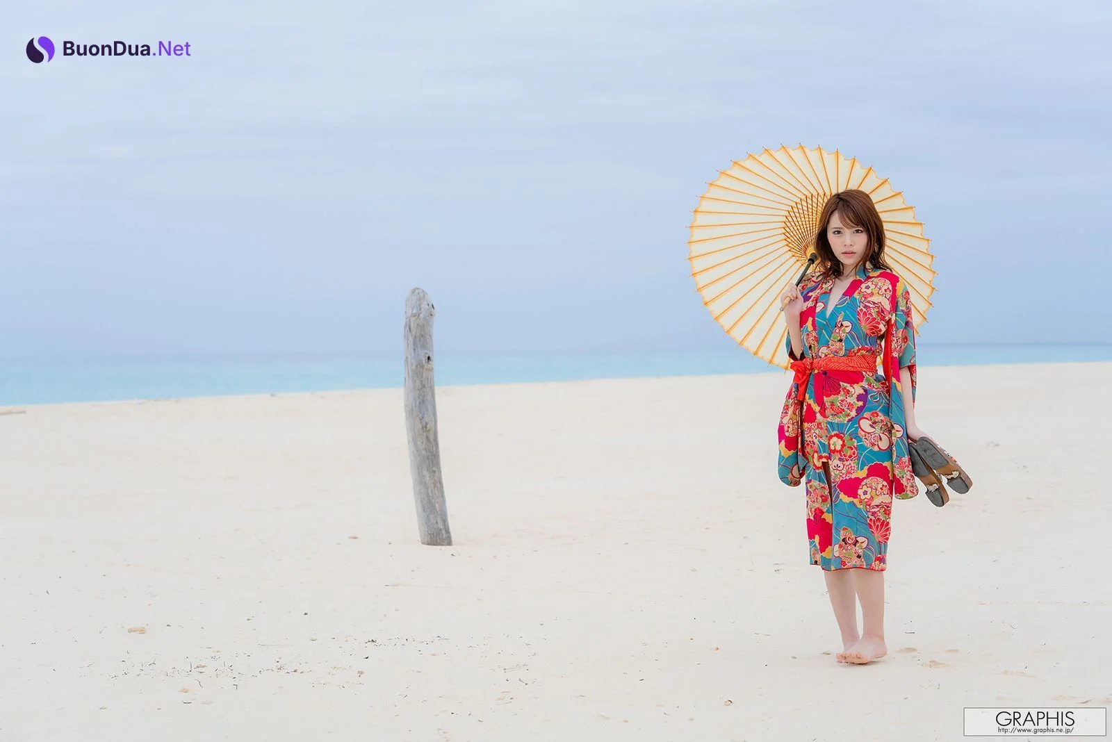 Mayuki Ito 伊藤舞雪, [Graphis] Gals 「Mystery」 Vol.01 - Photo 3