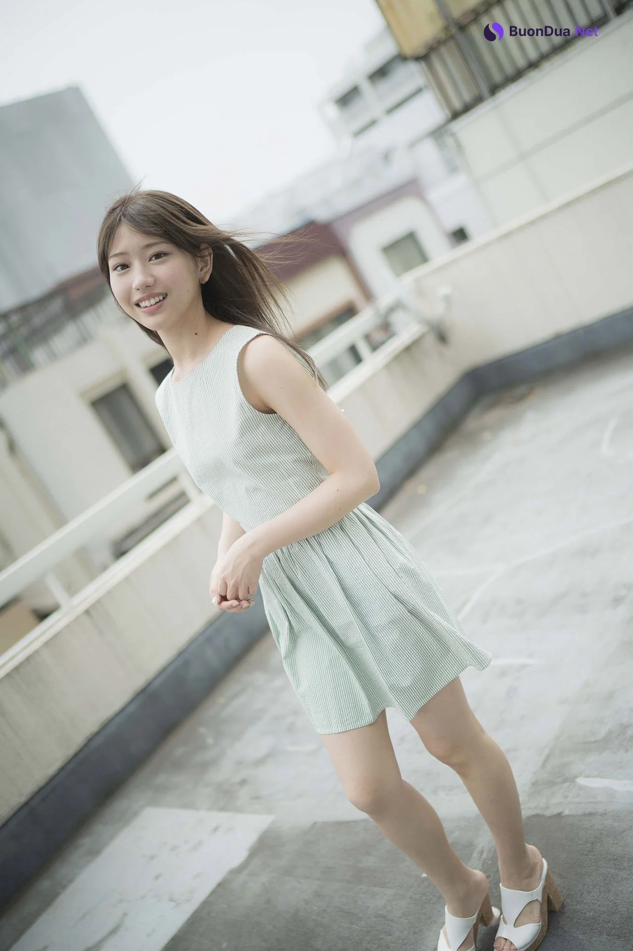 Mayumi Shiraishi 白石まゆみ, ヤンマガデジタル写真集 [グラから見るか？エモから見るか？] Set.02 - Photo 9