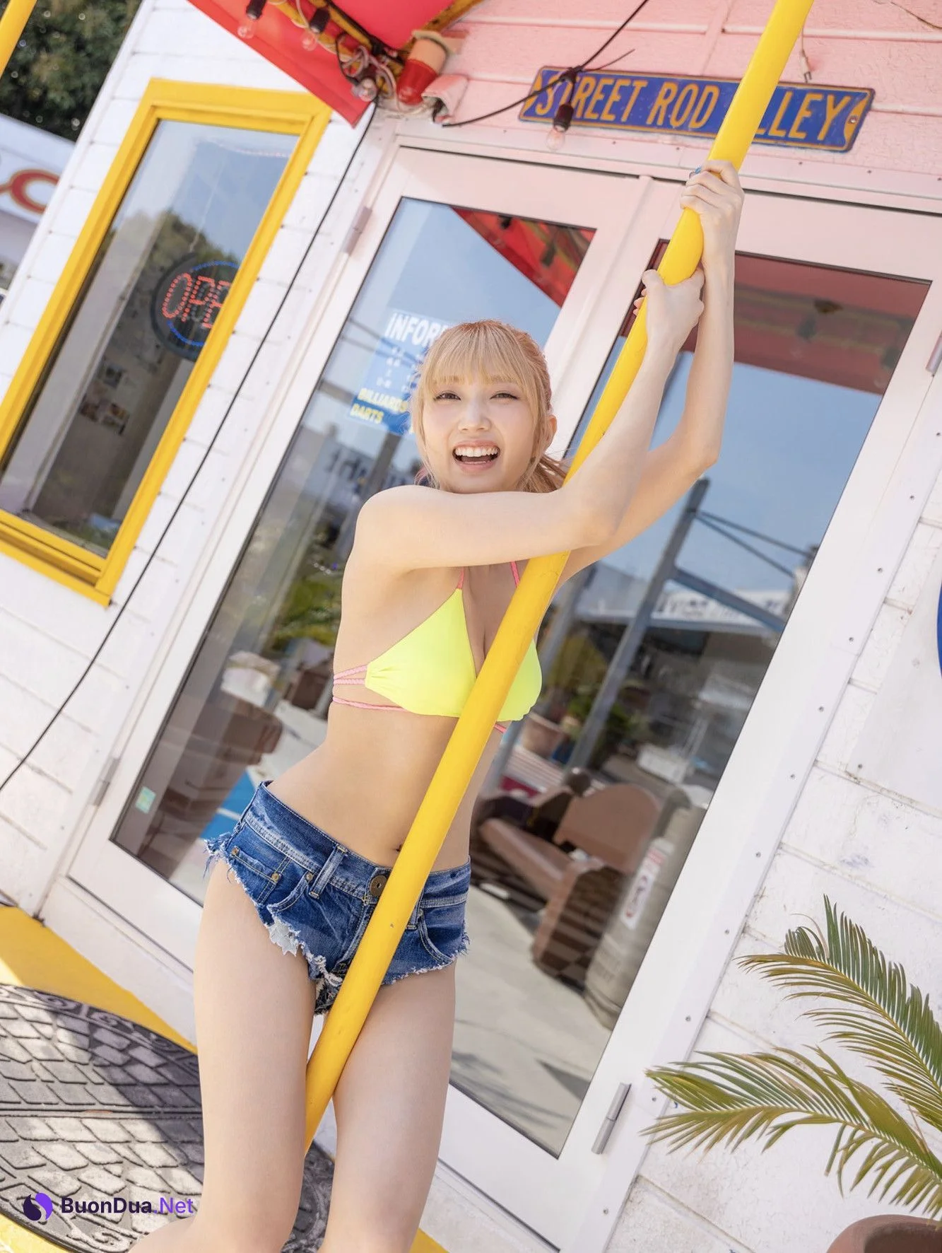 Mea Shimotsuki 霜月めあ, FLASHデジタル写真集 「Lady Player MEA」 Set.01 - Photo 3