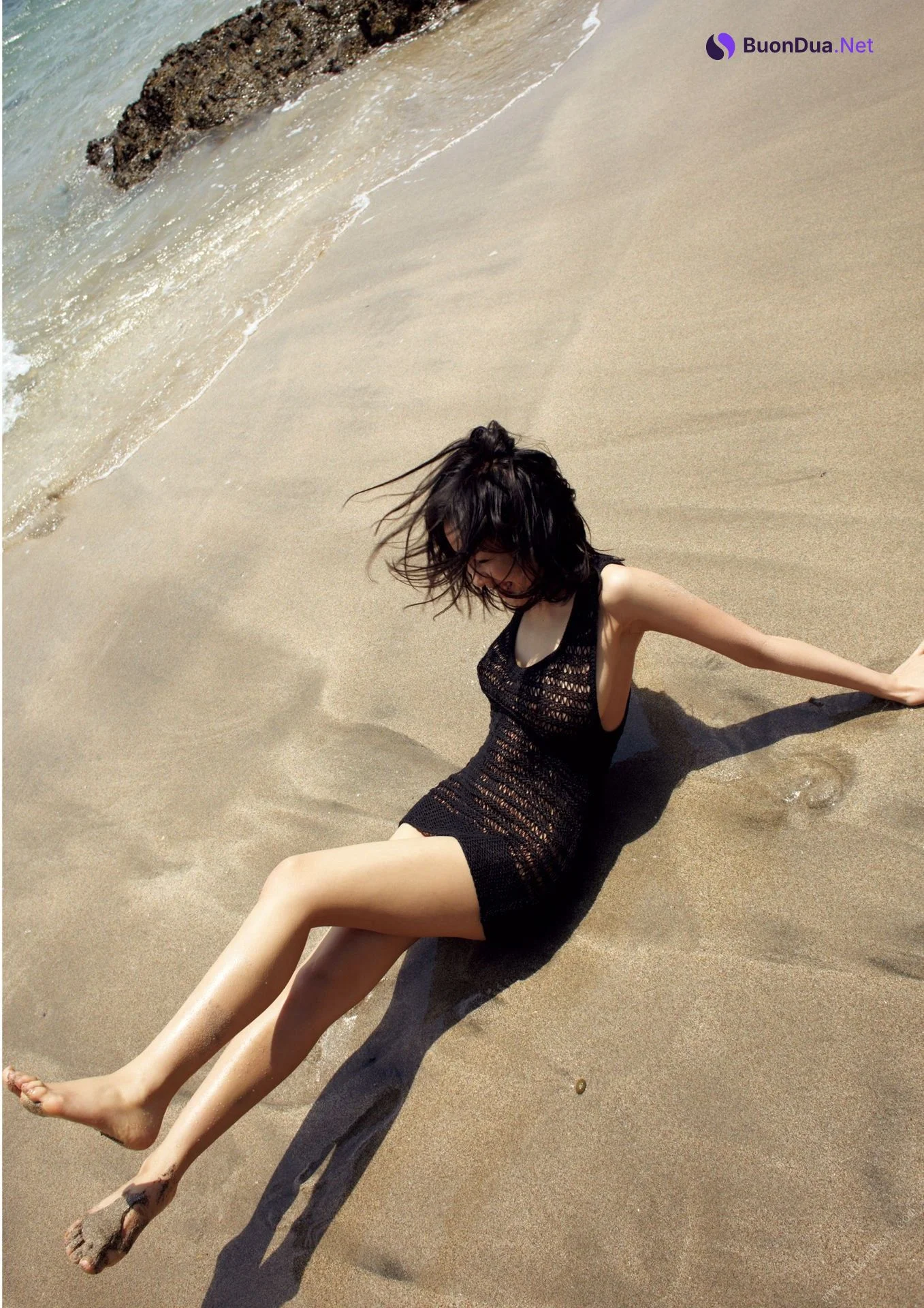 Megumi Kagurazaka 神楽坂恵, 写真集 はだいろ 海 - Photo 3