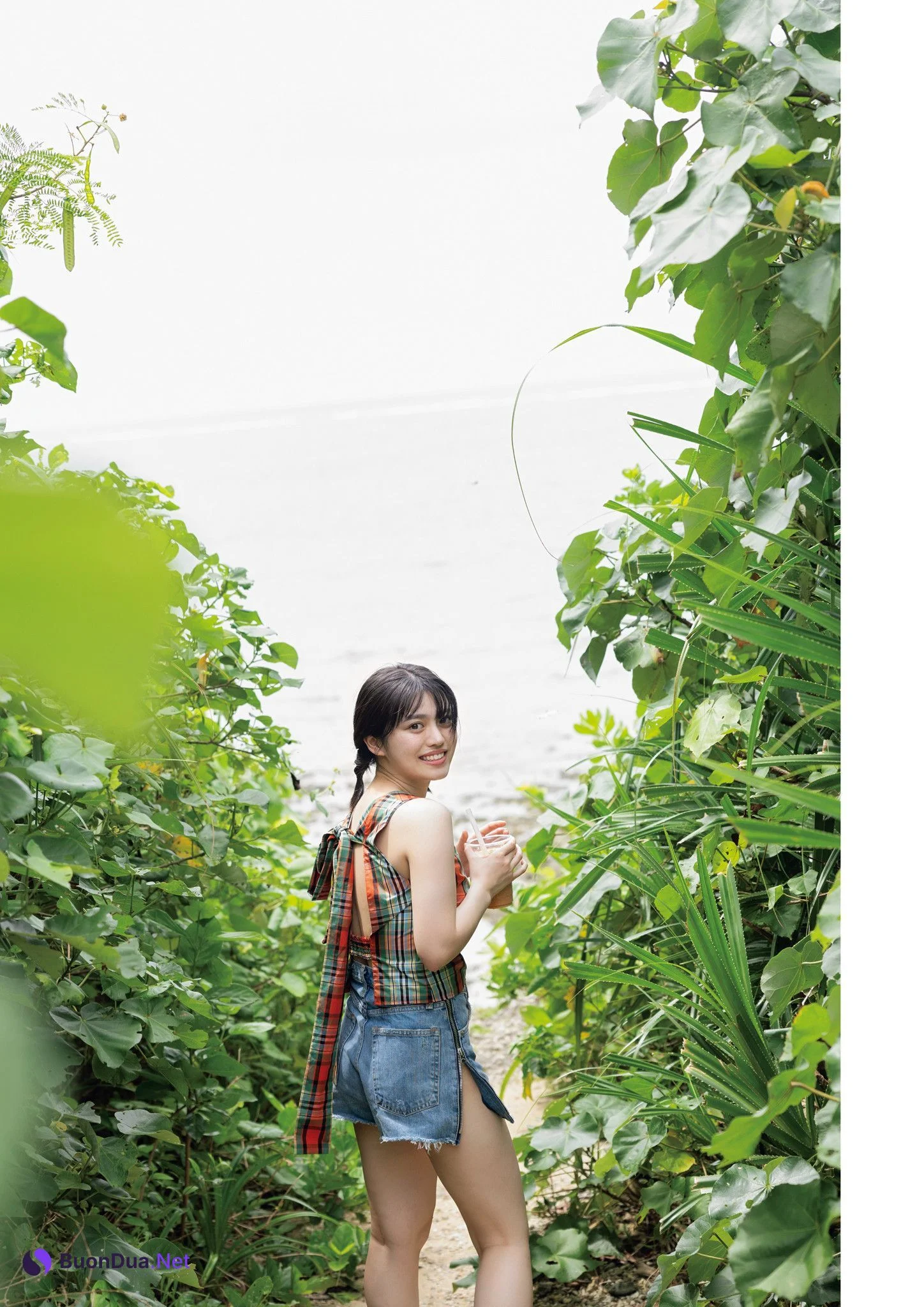 Mei Ishihama 石浜芽衣, 1st写真集 「ひかっている」 Set.01 - รูปภาพ 7