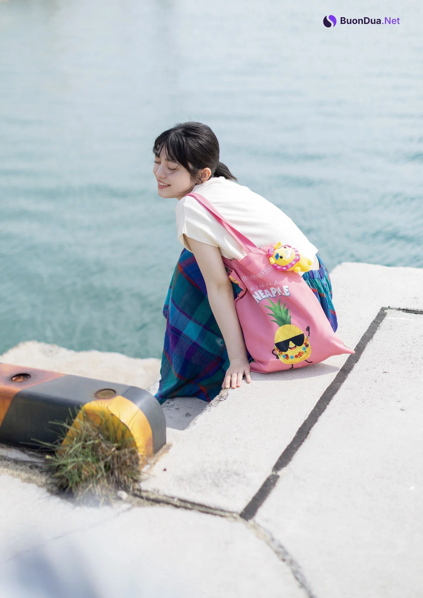 Mei Ishihama 石浜芽衣, 1st写真集 「ひかっている」 Set.04 - รูปภาพ 5