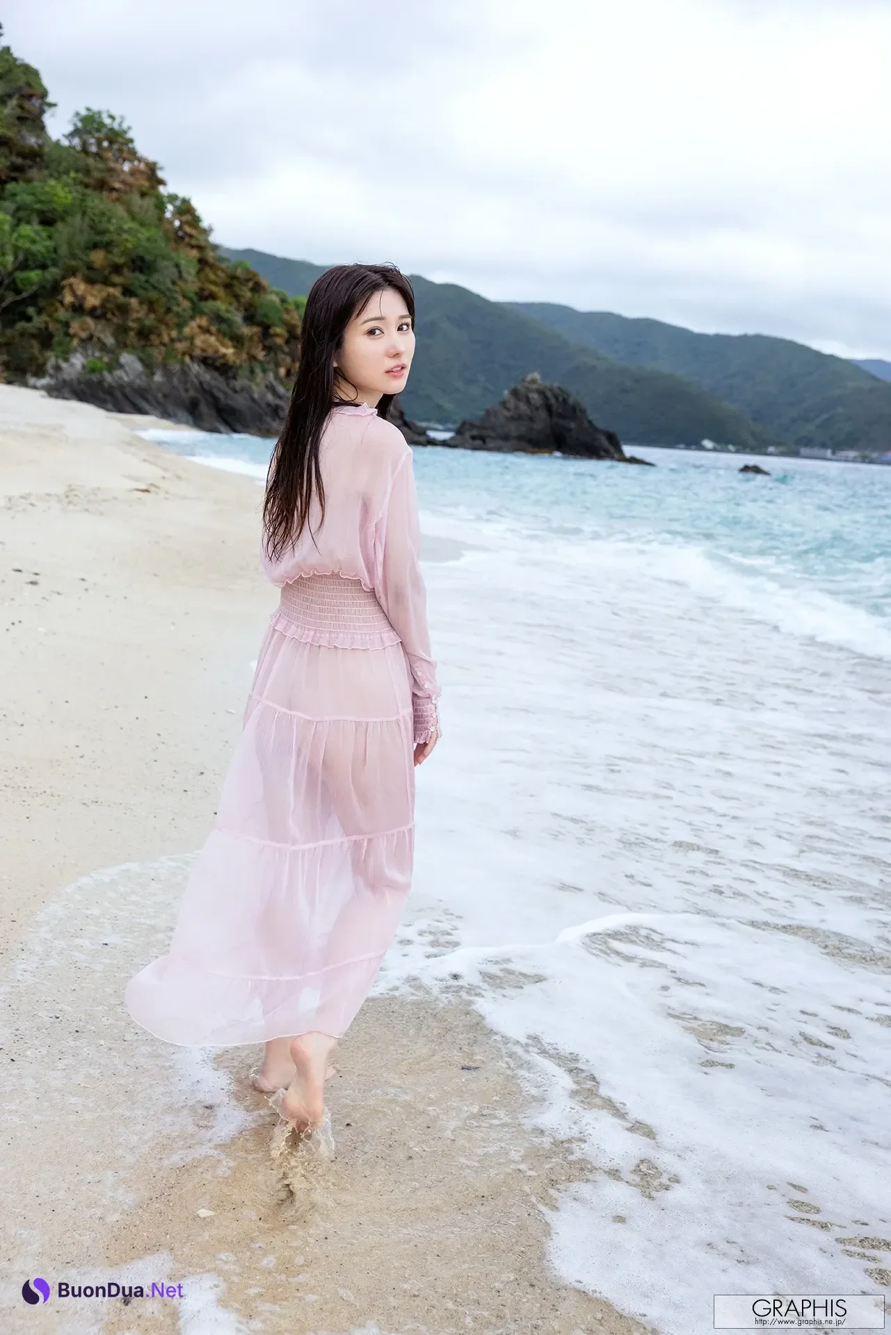 Mei Itsukaichi 五日市芽依, Graphis Special Gravure 「Vacation」 Vol.06 - Photo 11